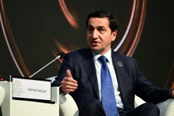 Hikmət Hacıyev İlham Əliyev və Ursula fon der Lyayenin görüşündən paylaşım edib