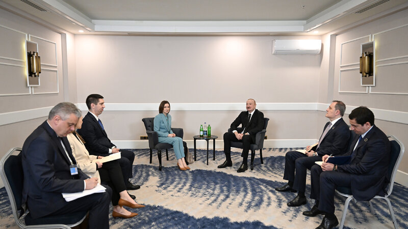 İlham Əliyev Antalyada moldovalı həmkarı ilə görüşdü