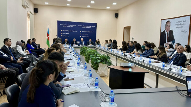 Hakim və vəkillərin etik davranışı mövzusunda məlumat sessiyası keçirildi -