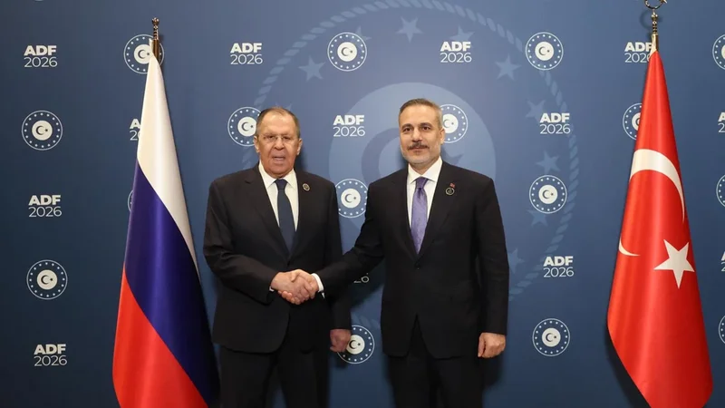 Hakan Fidan və Lavrov Antalya Forumunda görüş keçirib -