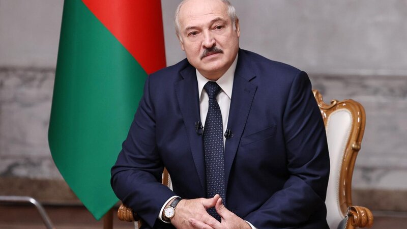 Lukaşenko: Zamanı gələndə yerimə layiqli və normal bir insan keçəcək