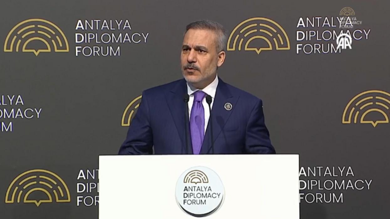 Hakan Fidan: Türkiyə Rusiya və Ukrayna liderləri arasında görüş təşkil etməyə hazırdır