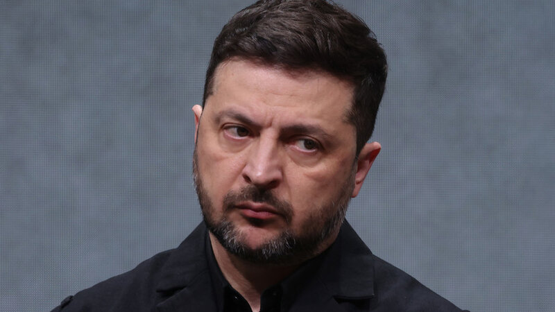 Zelenski PUA-larla bağlı üç ölkə ilə 10 illik müqavilələr imzalandığını açıqlayıb