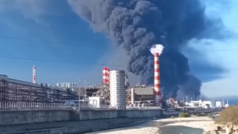 Rusiyanın neft emalı zavodu, iki böyük desant gəmisi, sursat və neft anbarları məhv edildi