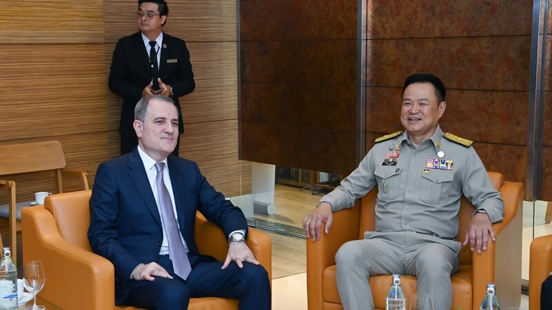 Ceyhun Bayramov Tailandın Baş naziri ilə görüşdü