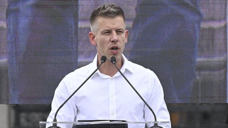 Macarıstanın yeni xarici və müdafiə nazirlərinin adları açıqlandı