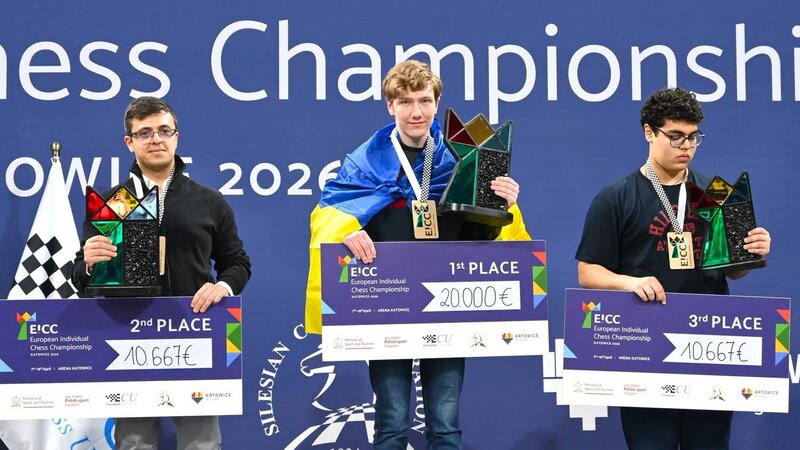 Avropa çempionatında yer tutan Azərbaycan şahmatçıları mükafatlandırıldı