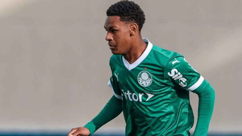 "Mançester Yunayted" 16 yaşlı futbolçu üçün 40 milyon avro ödəyə bilər