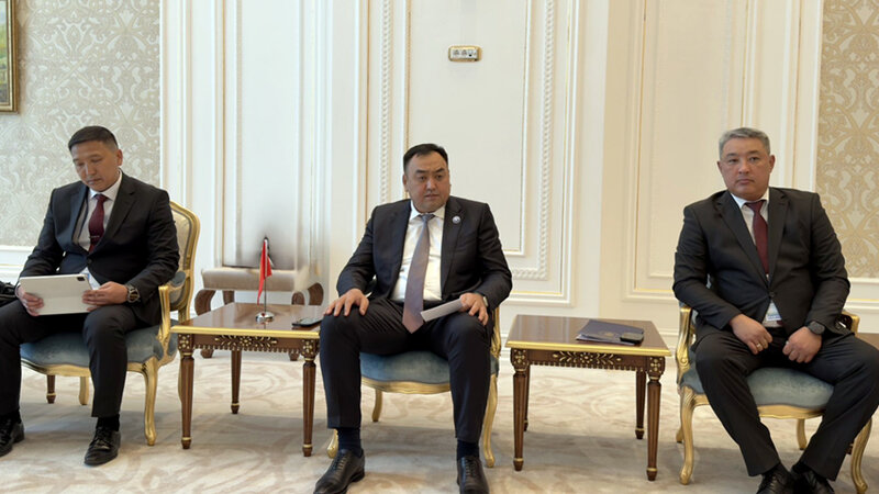Səmərqənddə Qırğızıstan və ABŞ arasında müzakirə aparıldı