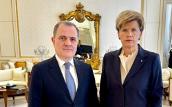 Ceyhun Bayramov latviyalı həmkarı ilə görüşdü