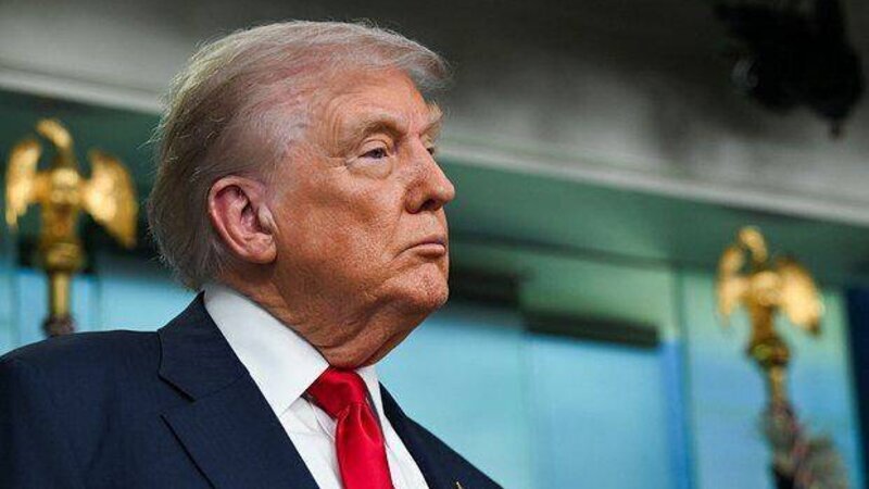 Tramp: İran Hörmüz boğazını açmaq istəyir, lakin maliyyə çətinliyi yaşayır