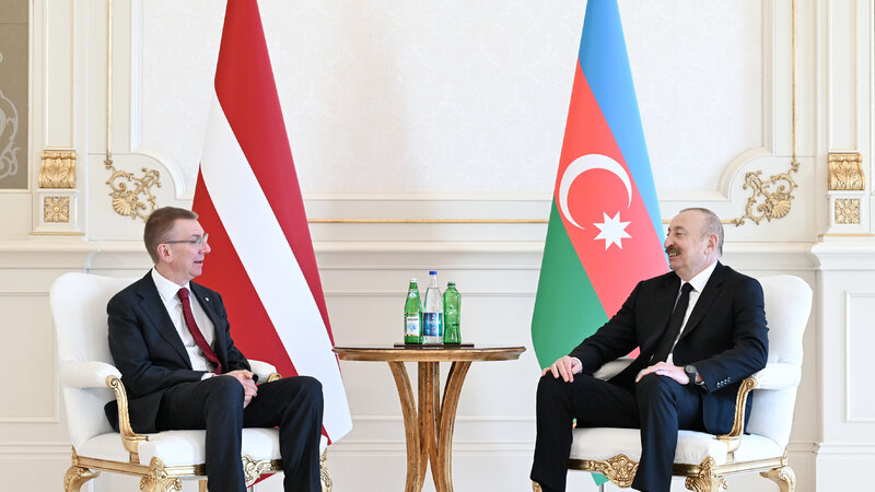 İlham Əliyevin Latviya Prezidenti ilə təkbətək görüşü oldu