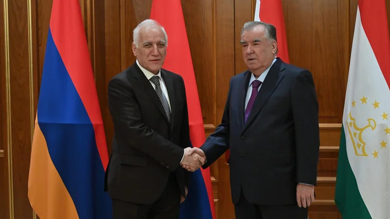 Ermənistan və Tacikistan Prezidentləri Cənubi Qafqazdakı vəziyyəti müzakirə etdilər