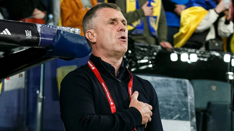 Ukrayna millisinin baş məşqçisi istefa verdi