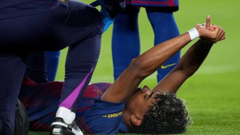 Lamin Yamal penalti yerinə yetirərkən zədələnib