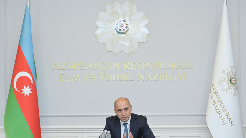 Elm və təhsil naziri internat məktəblərinin direktorları ilə görüşüb