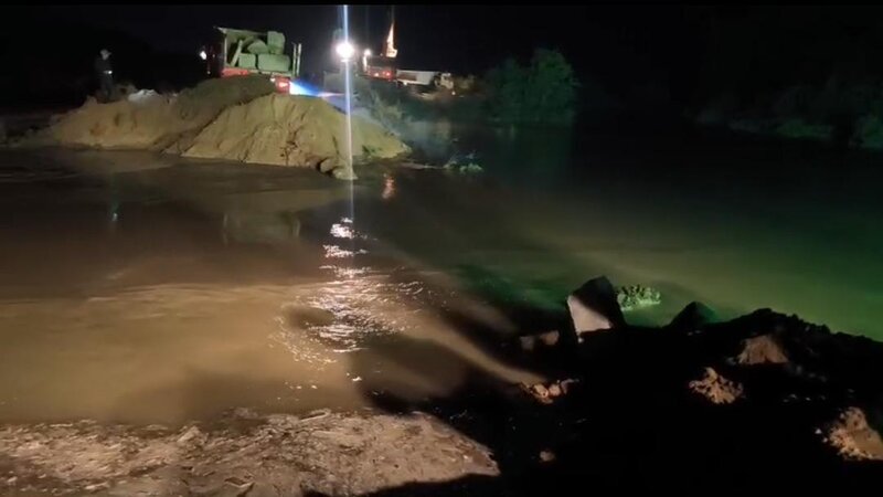 Ağcabədidə uçan bəndin bərkitmə işləri davam etdirilir