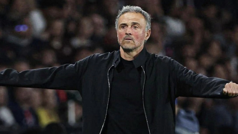 Luis Enrike PSJ ilə müqaviləsini 250 milyonluq şərtlə uzatdı