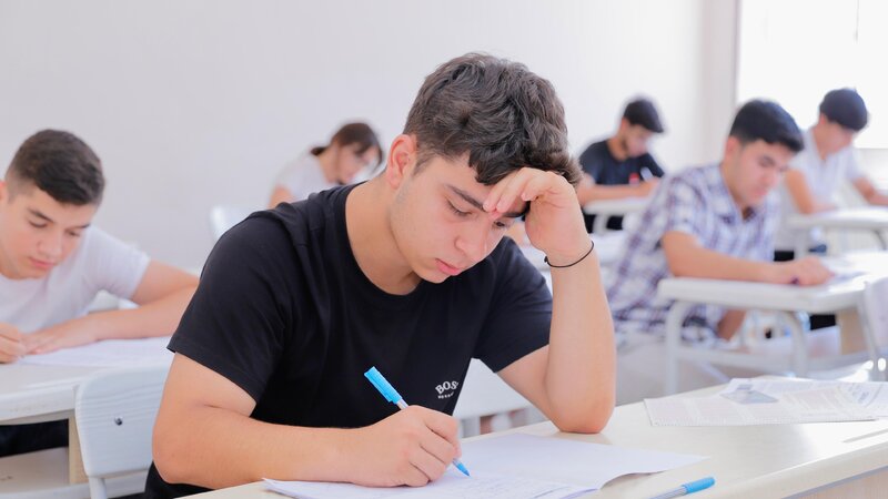 Buraxılış imtahanında 11 nəfər maksimum bal topladı