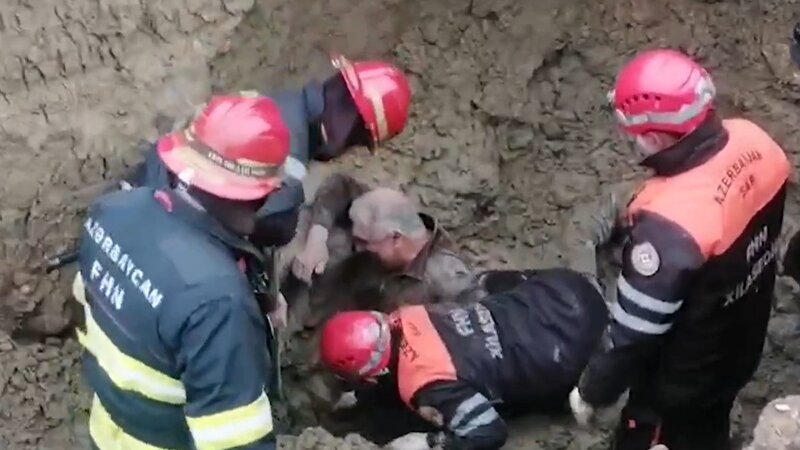 Qaradağda torpaq uçqunu olub, bir nəfər ölüb