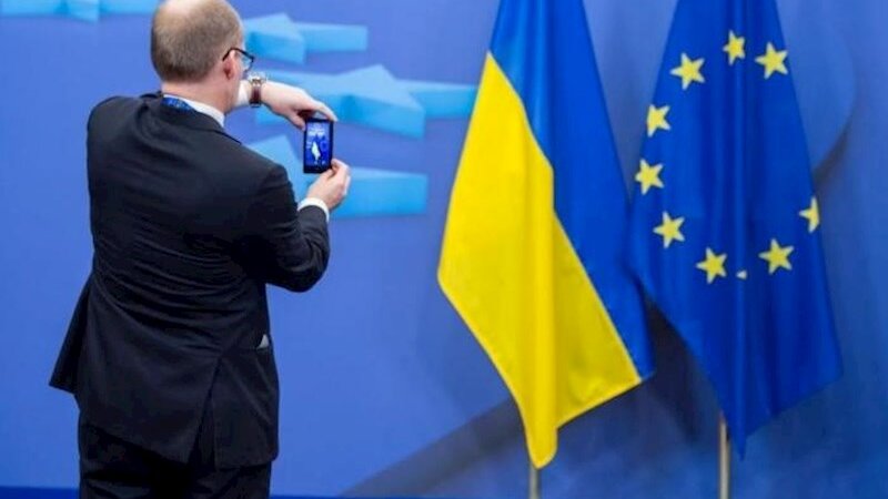 “Politico”: Aİ-də Kiyevə yardım qərarı parçalanmaya səbəb olub