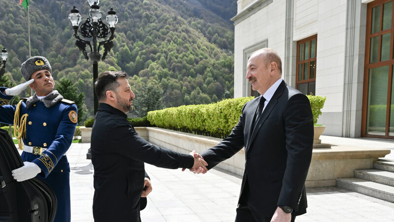 Volodimir Zelenski ölkəsinə yardıma görə Prezident İlham Əliyevə təşəkkür etdi