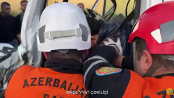 Avtomobildə sıxılı vəziyyətdə qalan şəxs xilas edildi -
