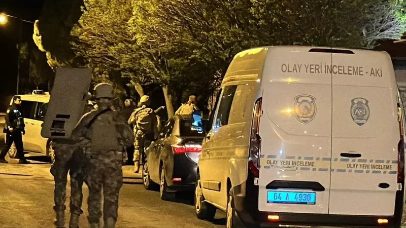 Türkiyənin Uşak vilayətində polislərə atəş açıldı