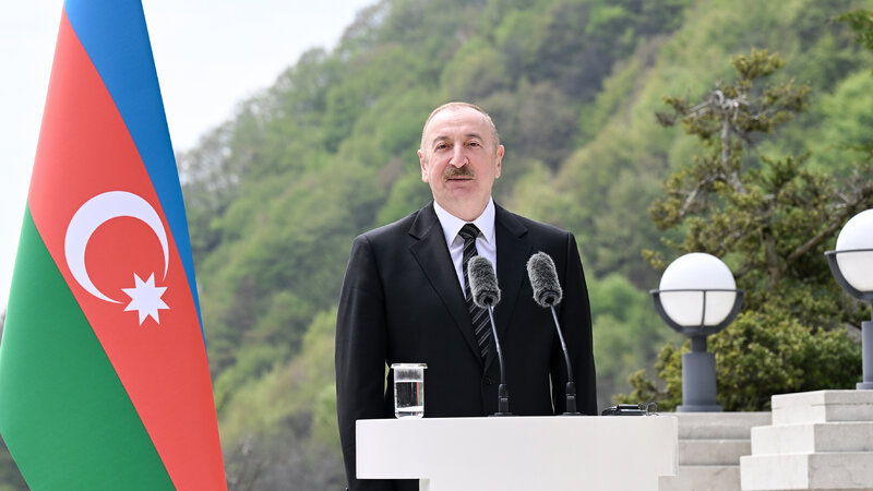 İlham Əliyev: Çexiya ilə çox fəal siyasi dialoqumuz var