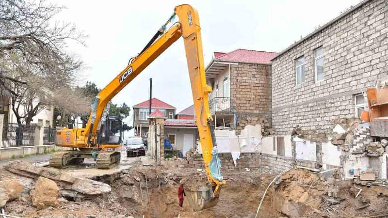 Bakıda yağışdan zərər görən bu evləri dövlət bərpa edəcək -