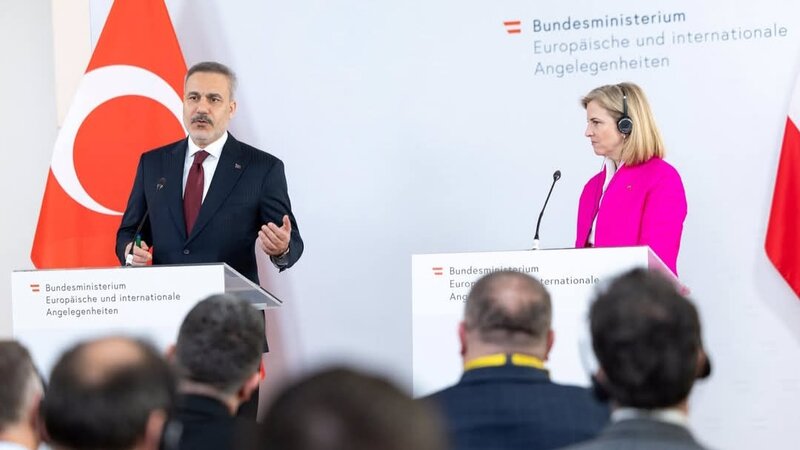 Hakan Fidan Avstriyanın Avropa və beynəlxalq məsələlər üzrə federal naziri ilə görüşdü