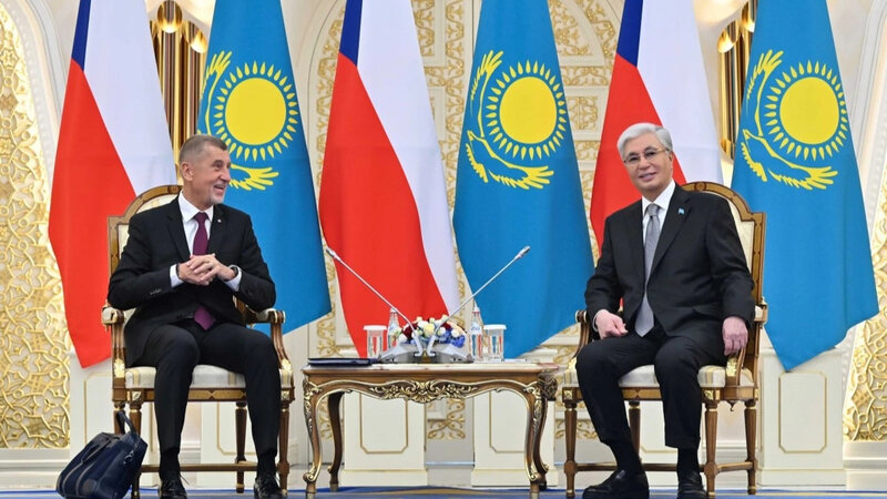 Qazaxıstan Prezidenti Babişlə görüşdü