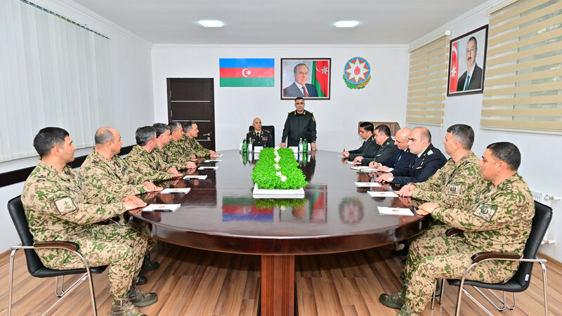 Hərbi prokuror Daxili Qoşunların hərbi hissəsində görüş keçirdi -