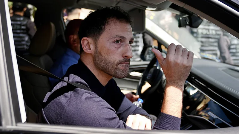 Tedesko azarkeşlərlə vidalaşdı, gözyaşlarını saxlaya bilmədi -