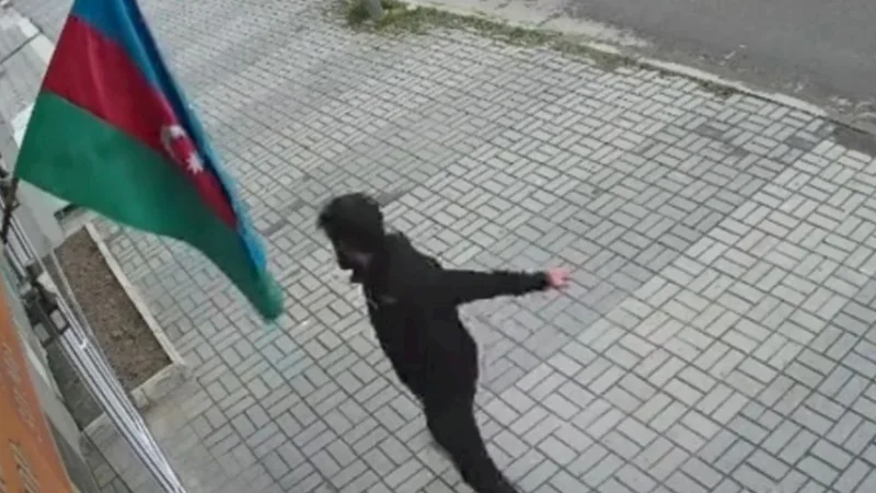 Sumqayıtda bayrağa hörmətsizlik edən şəxs saxlanıldı