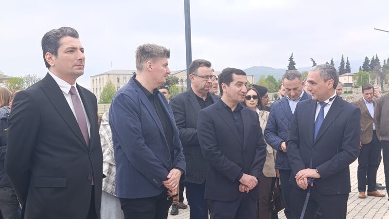 Diplomatik korpusun nümayəndələri Qarabağ Universitetinin Klinikası ilə tanış olublar