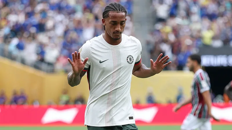 “Barselona” Braziliya millisinin futbolçusunu heyətinə qata bilər