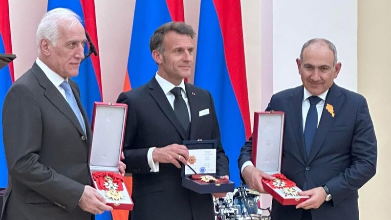 Ermənistanda Emmanuel Makron "Şöhrət" ordeni ilə təltif olundu