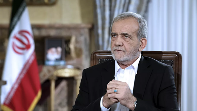 Pezeşkian: Hörmüz boğazının açılması üçün ABŞ blokadanı dayandırmalıdır