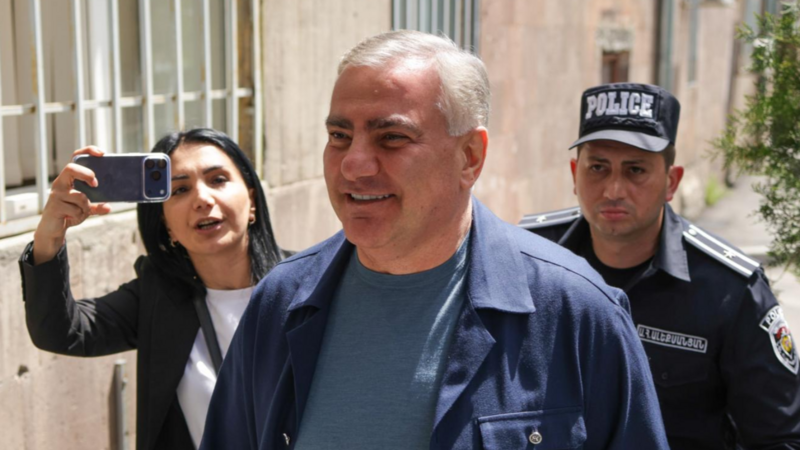 Karapetyan Paşinyanı təhdid etdi