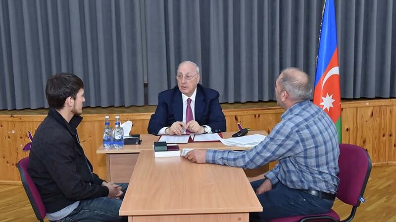 Zakir Fərəcov vətəndaşların müraciətlərini yerində dinlədi