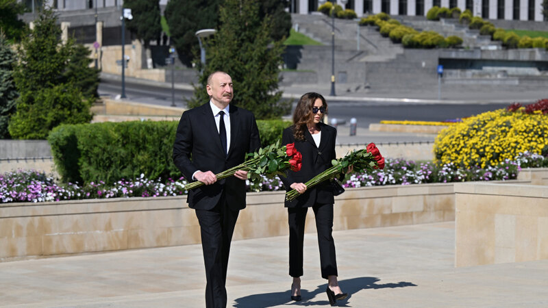 Faşizm üzərində Qələbə uğrunda mübarizədə həlak olan Azərbaycan övladlarının xatirəsi ehtiramla anılıb -