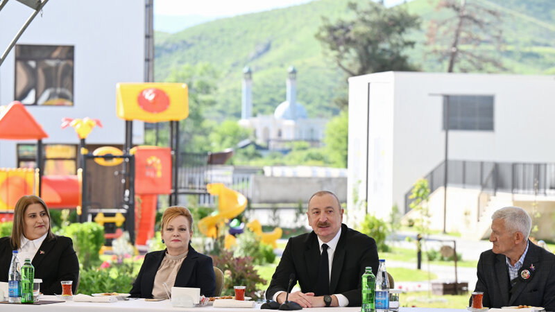 Prezident: Ulu Öndərin Azərbaycan tarixində həlledici rolu bizim yaddaşımızdan heç vaxt silinməyəcək