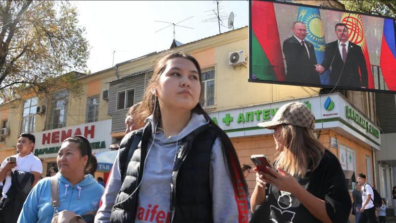 Qırğızıstanda kəşfiyyat telefon danışıqlarını xüsusi vasitə ilə dinləyir? -