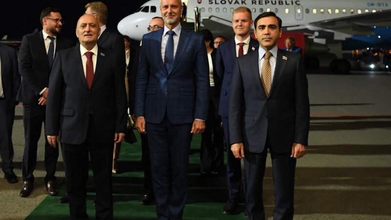 Slovakiya Milli Şurasının sədri ölkəmizə səfərə gəlib