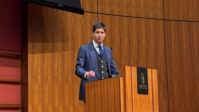 ABŞ Senatı Kevin Uorşun FED sədri vəzifəsinə namizədliyini təsdiqləyib