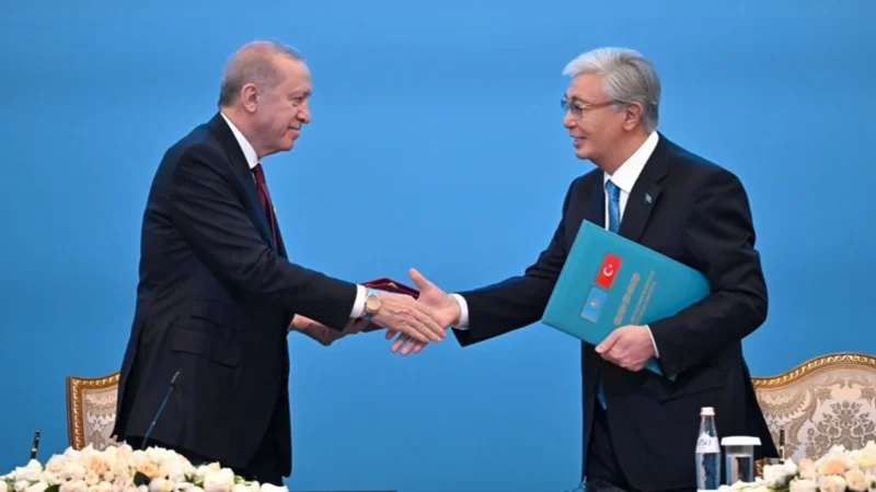 Qazaxıstan və Türkiyə “Əbədi dostluq” müqaviləsi imzaladı