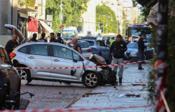 İtaliyada izdihamın üzərinə sürən şəxsin psixi problemi olub