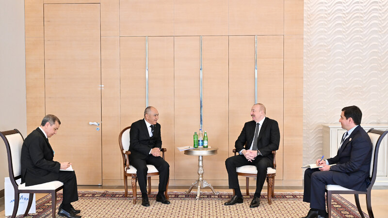 İlham Əliyev Türkmənistanın Arkadağ şəhərinin Tikinti üzrə Dövlət Komitəsinin sədrini qəbul etdi