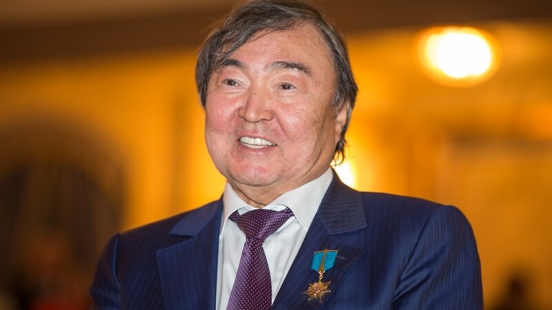 Qazaxıstan yazıçısı Nobel mükafatına namizəd göstərildi